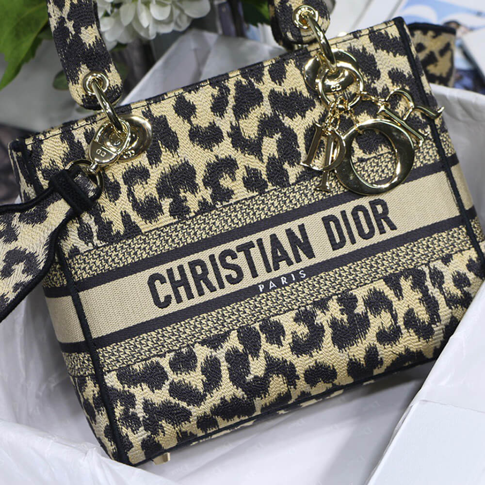 DIOR MEDIUM LADY D-LITE BAG