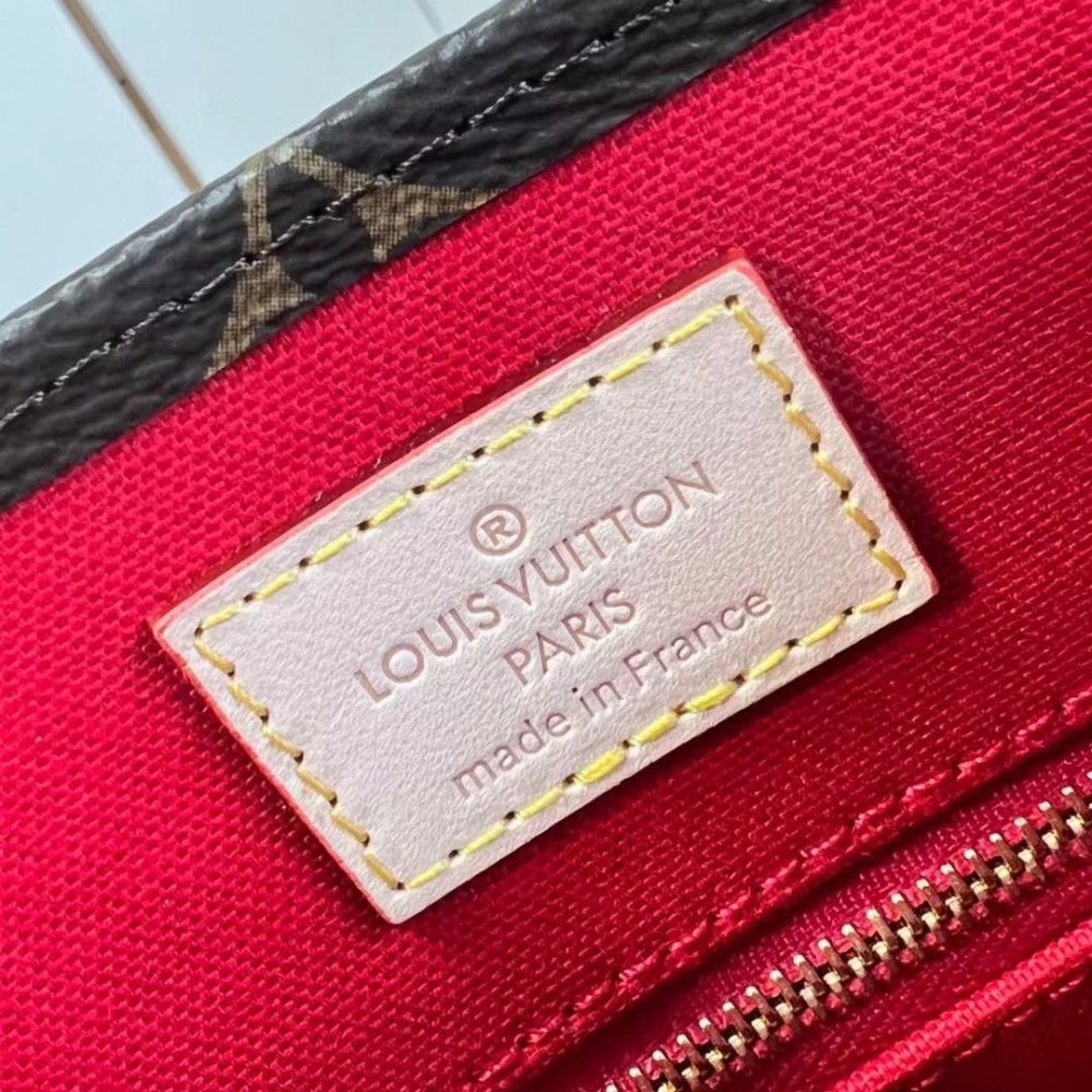 Louis Vuitton Sac Plat BB