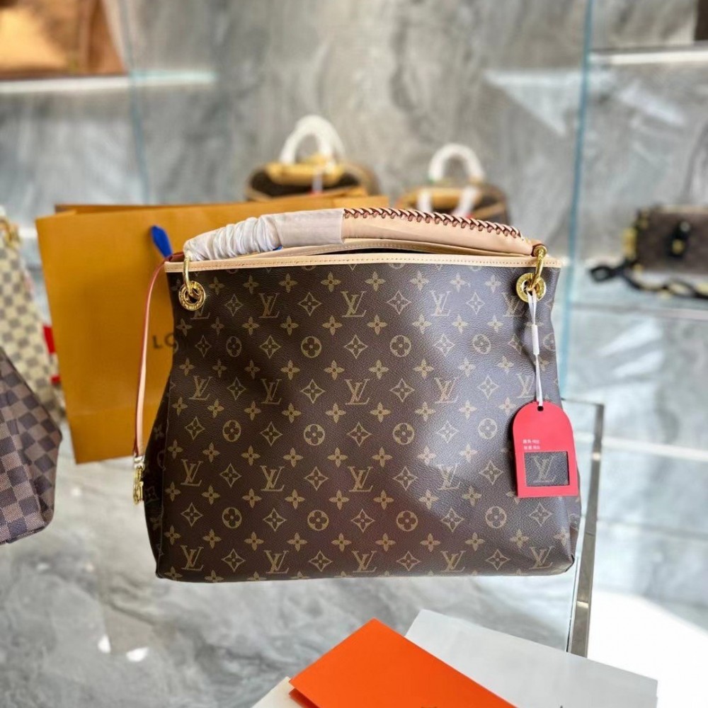 Louis Vuitton Monogram Artsy MM